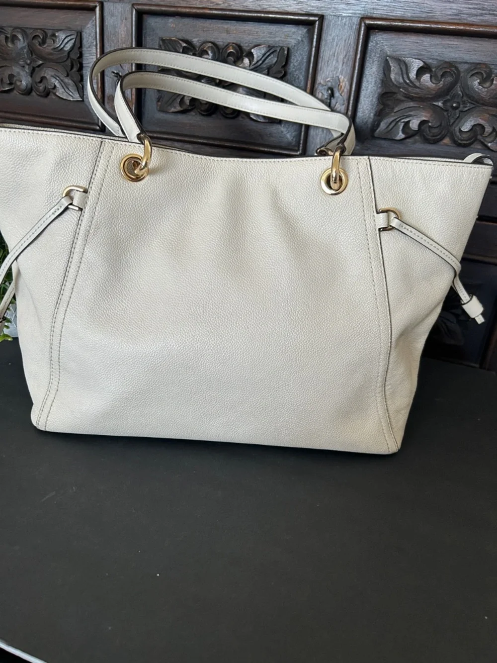 MICHAEL KORS NICOLE 35T9GNIT3L VANILLA LG
GRAB BAG LEATHER - Picture 9 of 13